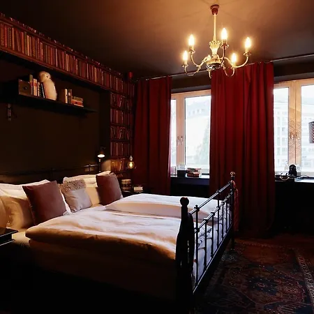 Friends Downtown Hotell 4*
