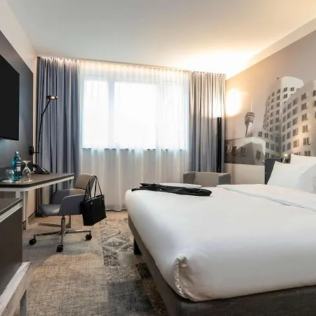 Novotel Airport 호텔