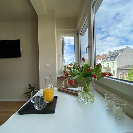 Himmelbett-studio Ueber Duesseldorf, Neu Apartamento