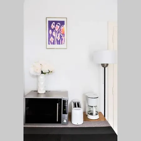 Апартаменты Beautiful Cozy 1-room Apartment, Near Rhine