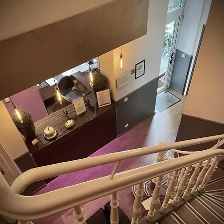 アム フォルクスガルテン 3*