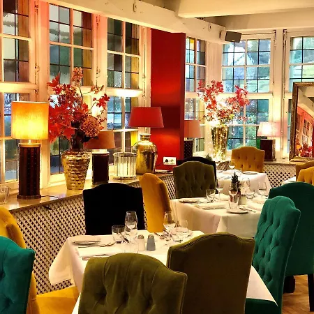 Отель Ashley's Garden 4*
