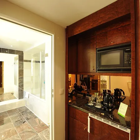 Lindner Congress Hotel 4*