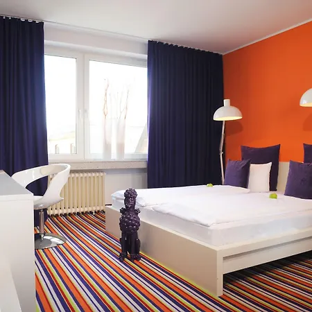 Friends Downtown Hotell 4*