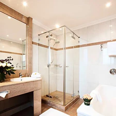 By Tulip 4* Düsseldorf