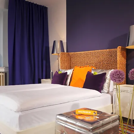 Hotell Friends Downtown Düsseldorf
