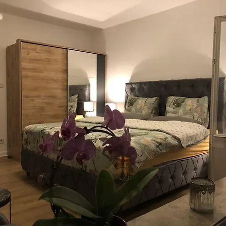 Appartement In Der Nahe Von Der Konigsallee *
