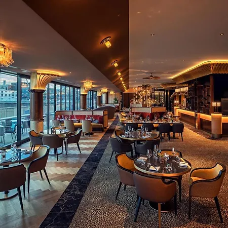 Hyatt Regency Szálloda 5*