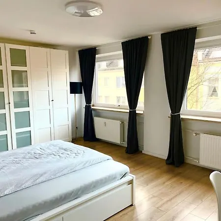 Апартаменты Schoenes City-studio - 10 Min Bis Zur Messe Дюссельдорф