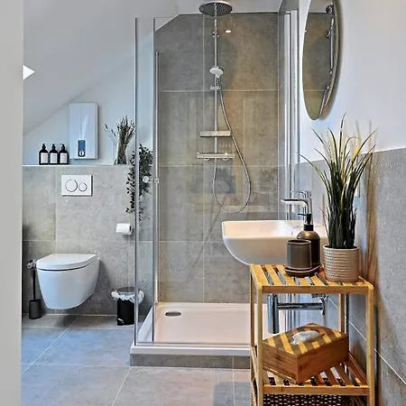 Apartamento 'traveller Lodge' Grosszuegiges - 3 Bedroom 10min To Hbf, Full Kitchen, Homeoffice, Netflix, Wifi