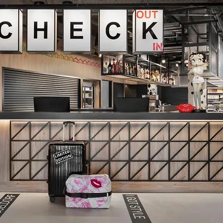 Szálloda Moxy 3*