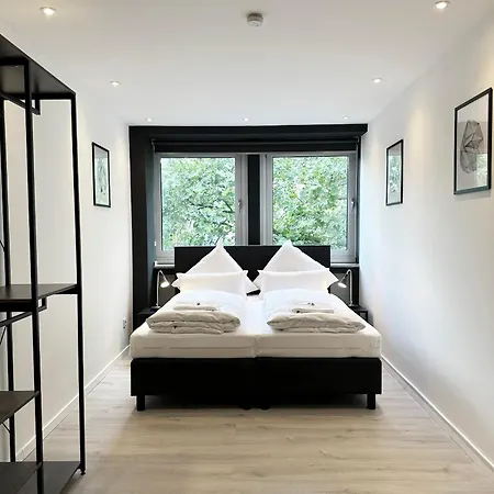 Hostel Blk Ντίσελντορφ
