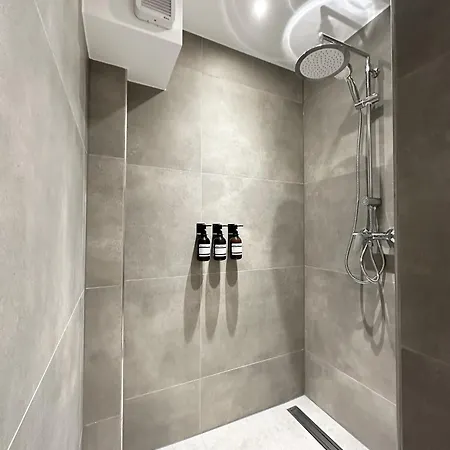 Hostel Blk Ντίσελντορφ