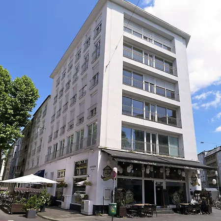 Lägenhetshotell Victoria 3*