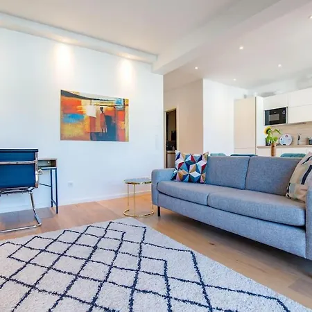 80 Sqm Flat With Terrace And 15min To Fair And 5min To Old Town Lägenhet *