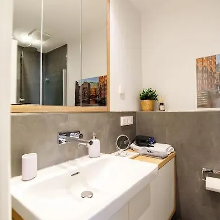 80 Sqm Flat With Terrace And 15min To Fair And 5min To Old Town * Düsseldorf