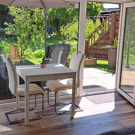 All-in-one Mit Eigener Sonnenterrasse Im Garten Appartement Düsseldorf