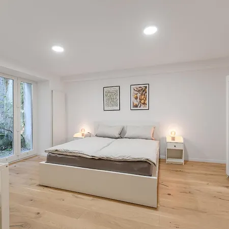 In Toplage In Duesseldorf-oberkassel Appartamento