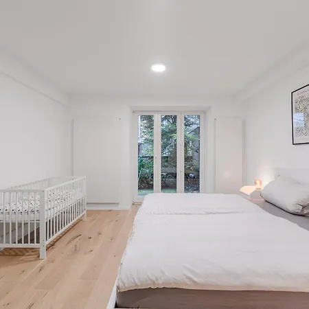 In Toplage In Duesseldorf-oberkassel Appartamento