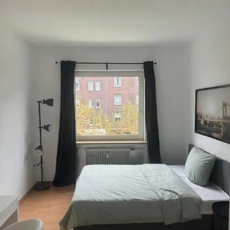 Daire 4 Bedroom In Fancy Oberkassel Düsseldorf