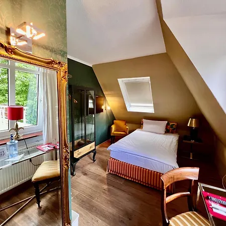 Ashley's Garden 4* Дюссельдорф