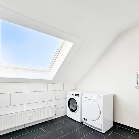 Raj Living - Center With 5 - 10 Min Messe Dus Apartament