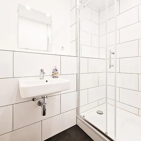 Raj Living - Center With 5 - 10 Min Messe Dus Apartament
