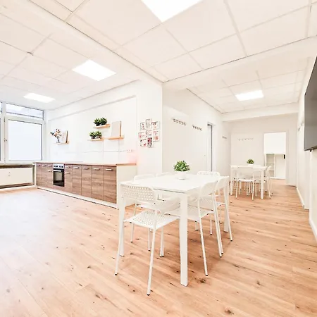 Raj Living - Center With 5 - 10 Min Messe Dus Apartament Düsseldorf