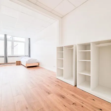 Raj Living - Center With 5 - 10 Min Messe Dus Apartament