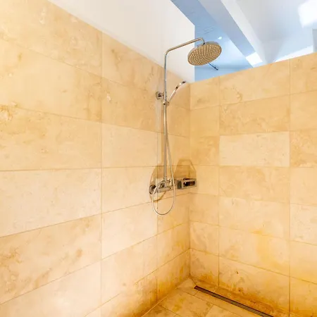Apartment Pempelfort Luxury Townhouse *