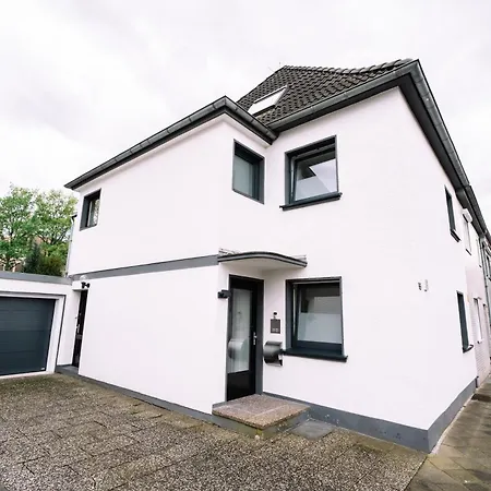 Flat First Apartman
