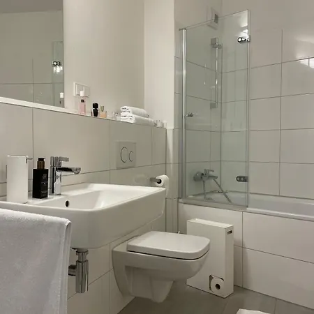Design With River View * Ντίσελντορφ