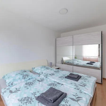 公寓 Schoene, Moeblierte Mit Balkon Und Tiefgarage 杜塞尔多夫