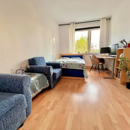 Cozy 2-room-apartment On Zoo Park In District 2 公寓