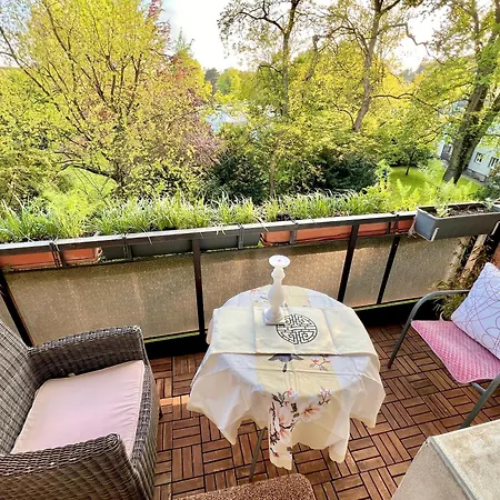 Cozy 2-room-apartment On Zoo Park In District 2 公寓