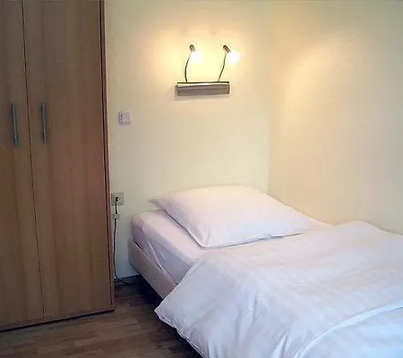 Haus Litzbruck Hotell 3*