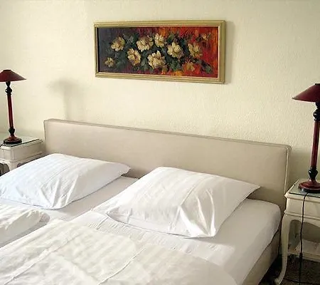 Haus Litzbruck Hotell 3*
