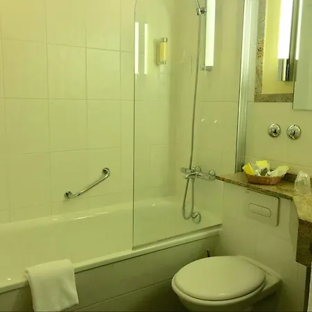 City Hotel Duesseldorf מלון דיסלדורף