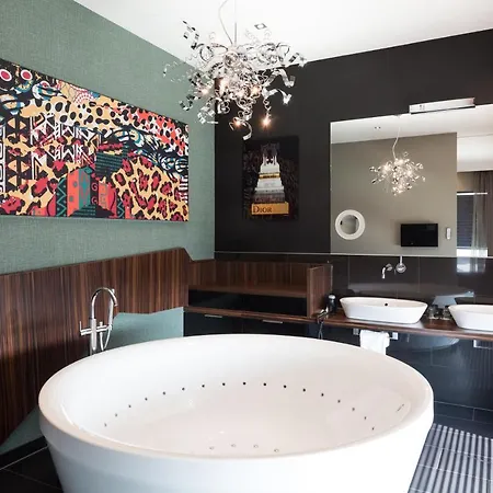 Der Valk Hotel 4*