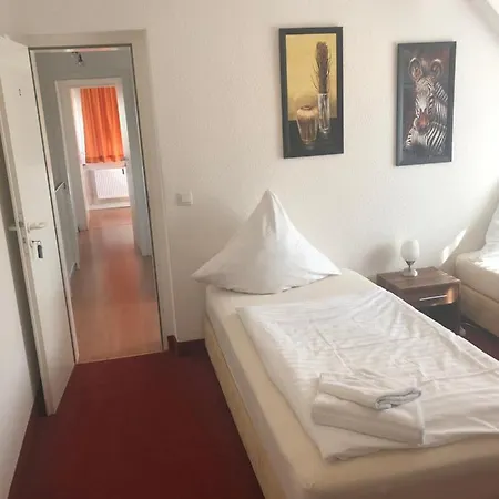 Homestay Zimmervermietung Manfred Marx *