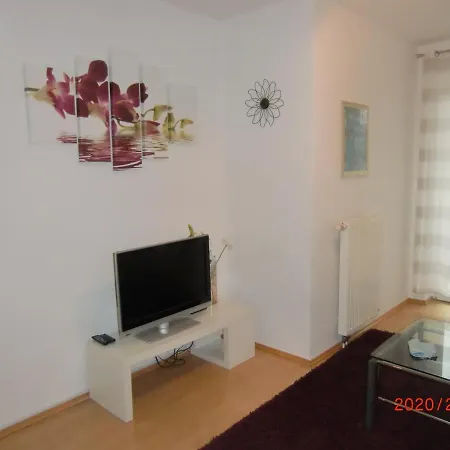 Rethelstrasse 97 Apartment *