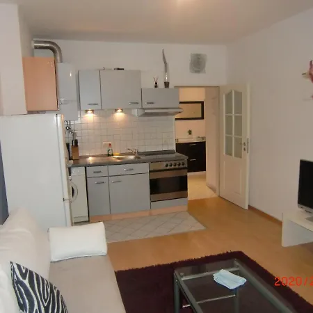 Apartment Rethelstrasse 97