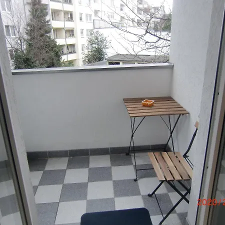 Apartment Rethelstrasse 97 *