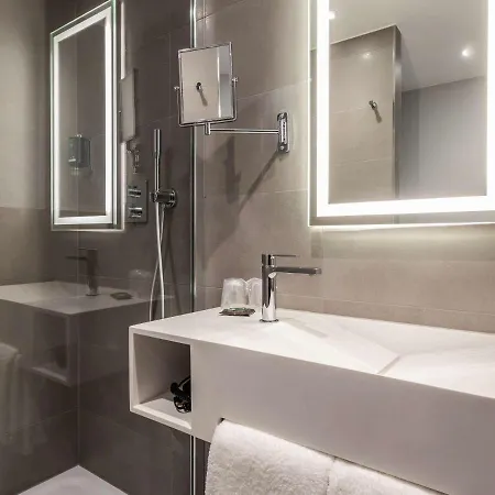 Hotel Novotel Airport 4*