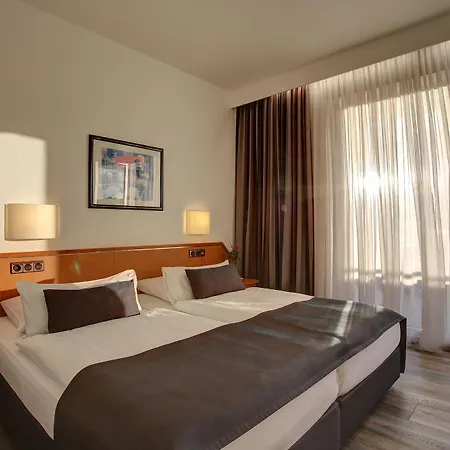 فندق Trip Esplanade, 4*