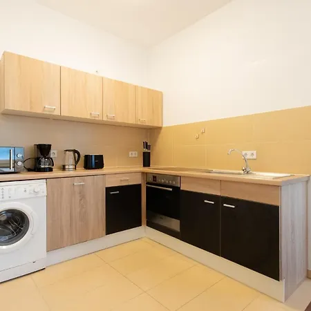 Raj Living - 1 Or 4 - 15 Min To Messe Dus - 10 Min Old Town Dus دوسلدورف