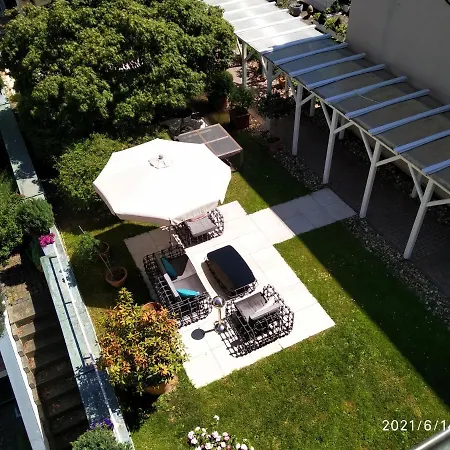 Living Am Carlsplatz 4* Ντίσελντορφ