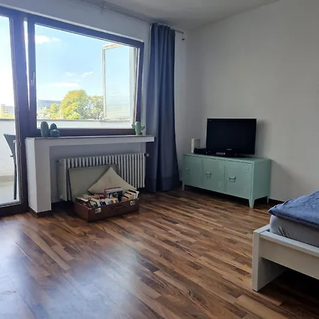 Well Located Flat With Balcony Daire Düsseldorf