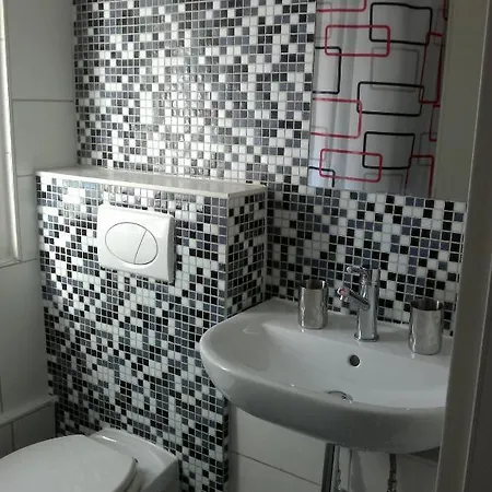 Apartamento Ferienwohnung Am Schloss Eller - Karlsruher Strasse Düsseldorf