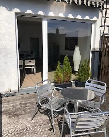 B - Sunny Business With Roof-top Terrace For 2-4 Guests شقة *
